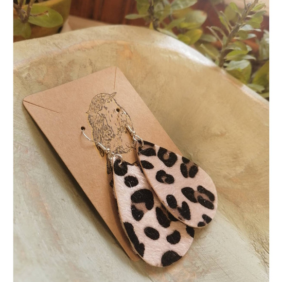 Faux Fur Cheetah Print Cute Teardrop Dangle Earrings - Picture 8 of 8